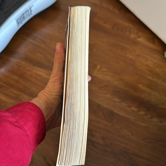 A Moveable Feast by Ernest Hemingway paperback book - Picture 6 of 8